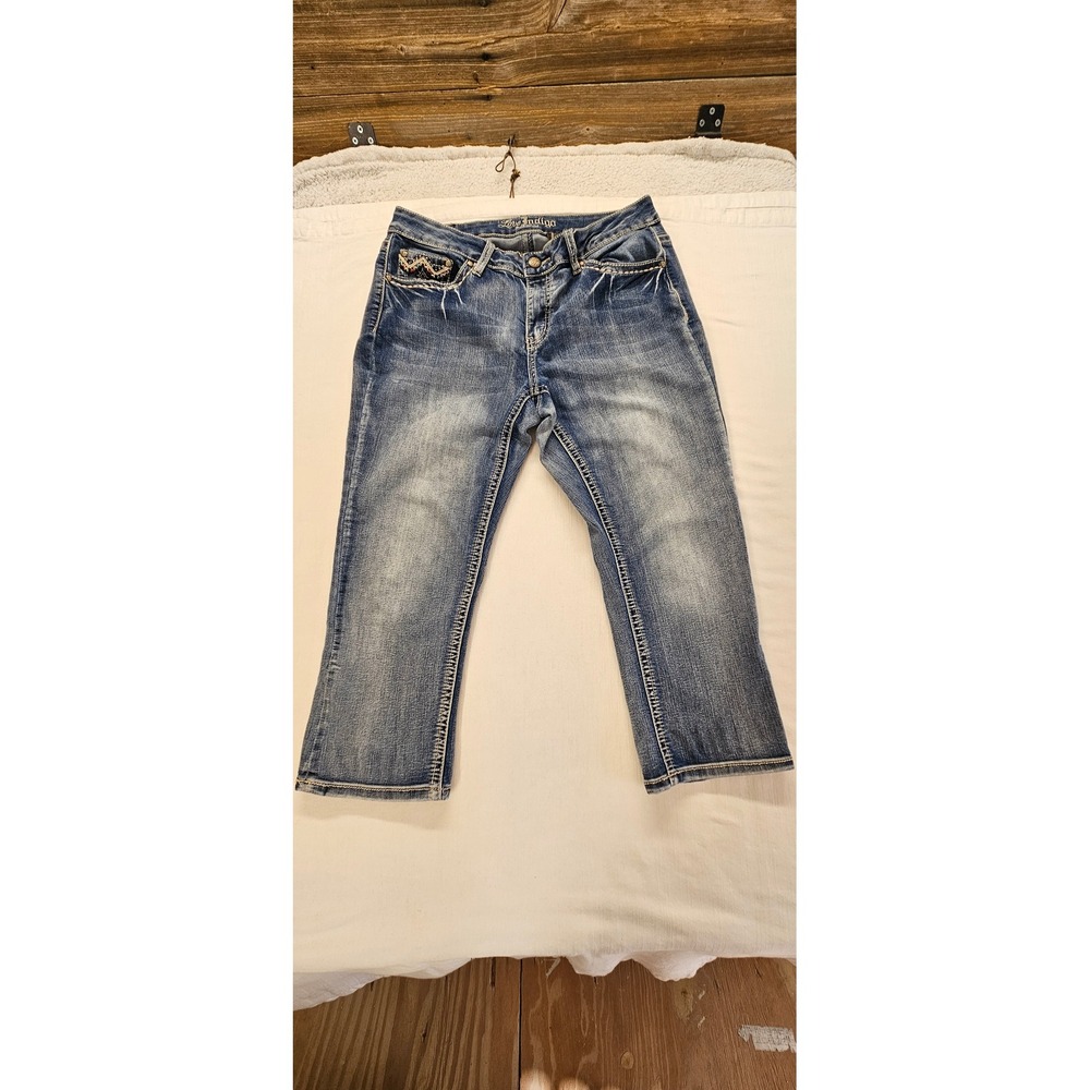 Love Indigo Premium Womens Embroidered Capri Jeans Medium Wash Blue Size 10